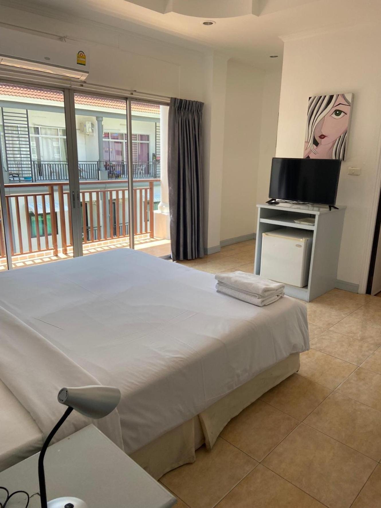 Patong Gorgeous Boutique Room מראה חיצוני תמונה