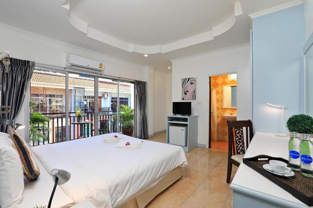 Patong Gorgeous Boutique Room מראה חיצוני תמונה