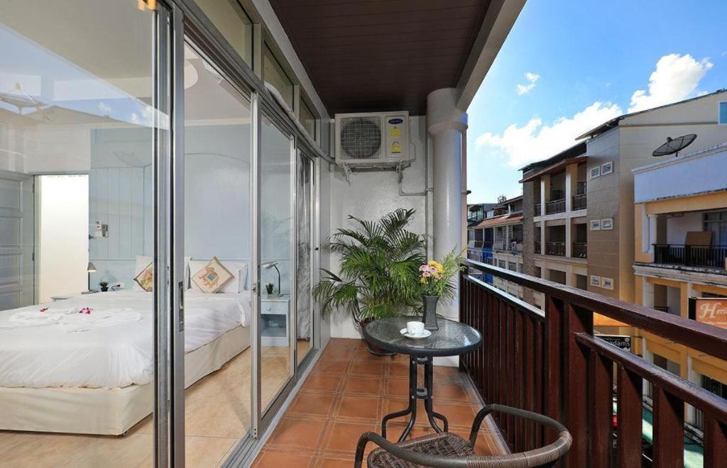 Patong Gorgeous Boutique Room מראה חיצוני תמונה