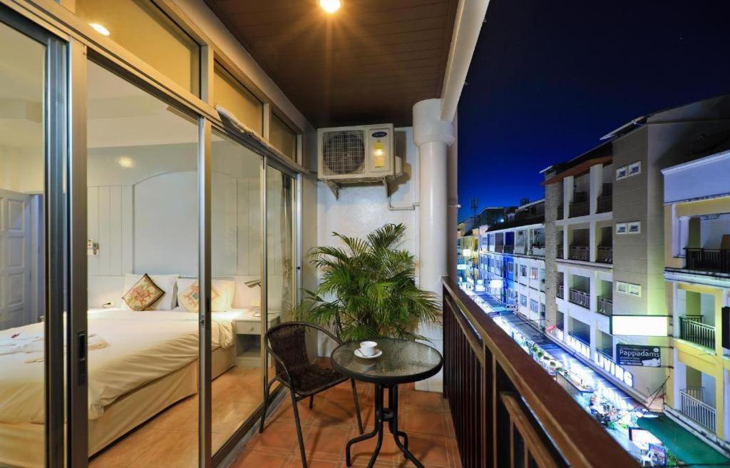Patong Gorgeous Boutique Room מראה חיצוני תמונה