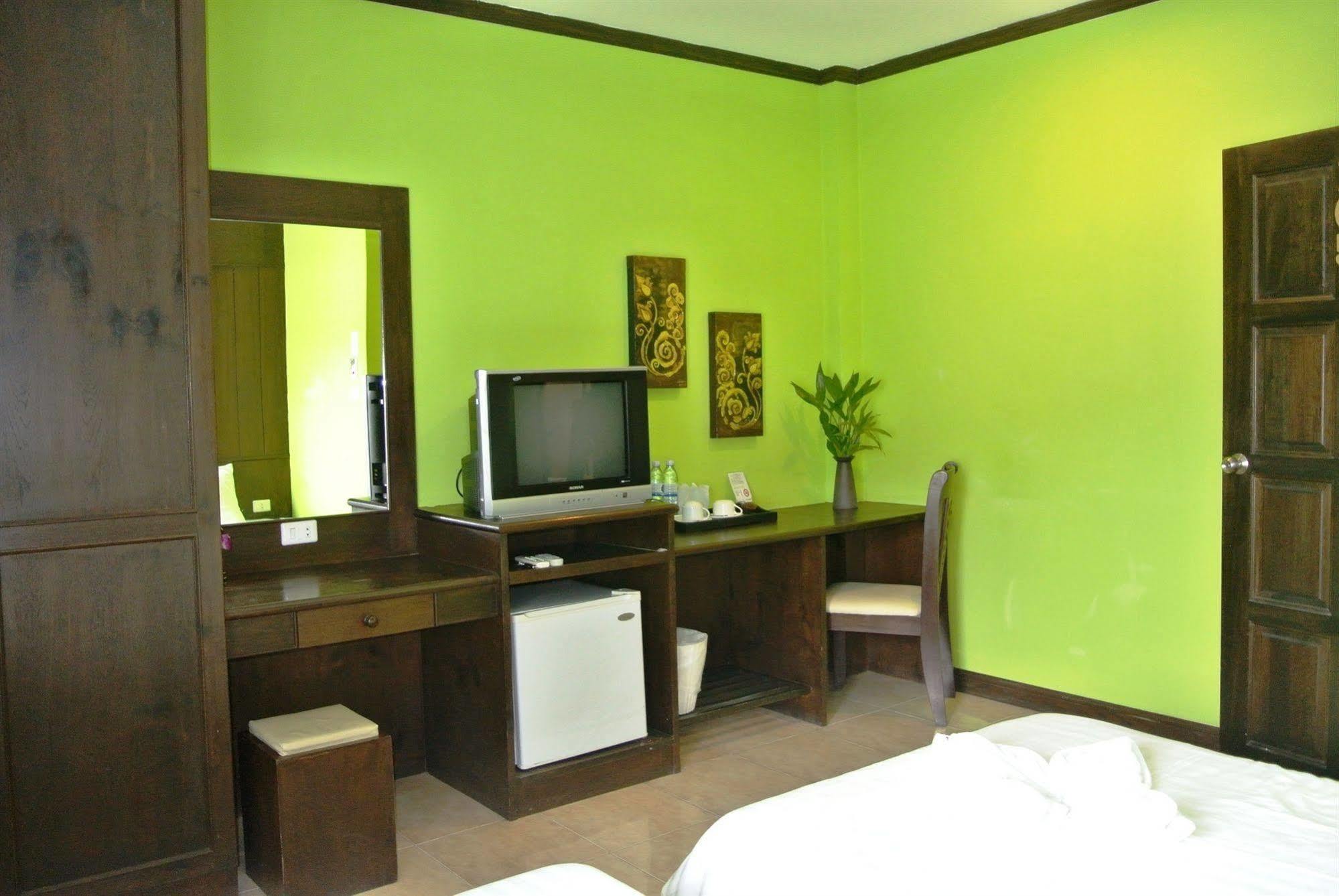Patong Gorgeous Boutique Room מראה חיצוני תמונה