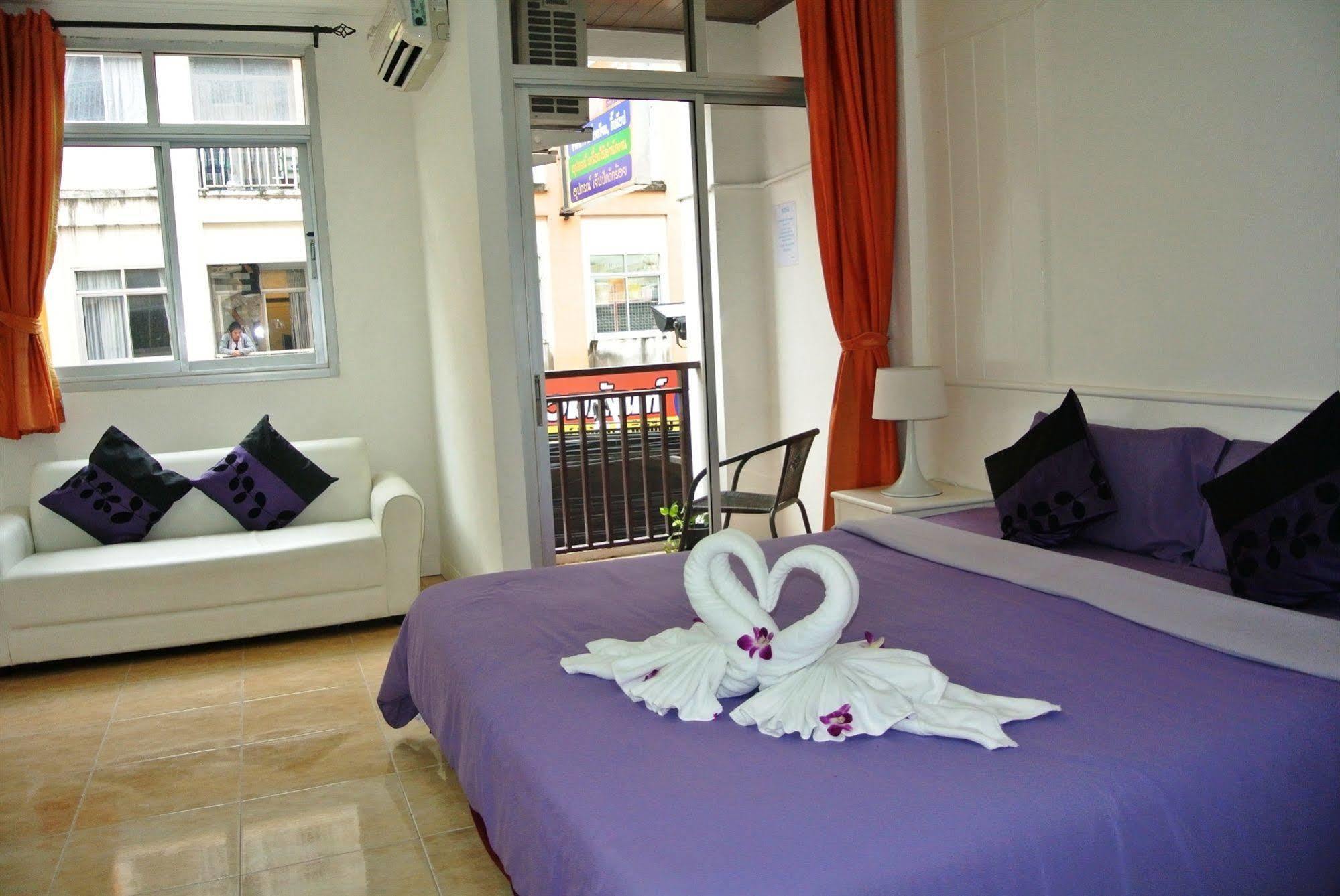 Patong Gorgeous Boutique Room מראה חיצוני תמונה